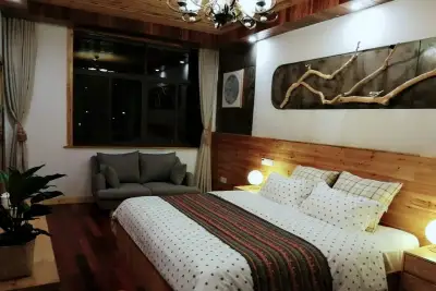 Dewang Mountain Residence Chinese Inn (Ziling Tunnel No.1), listing photograph 2 of 3