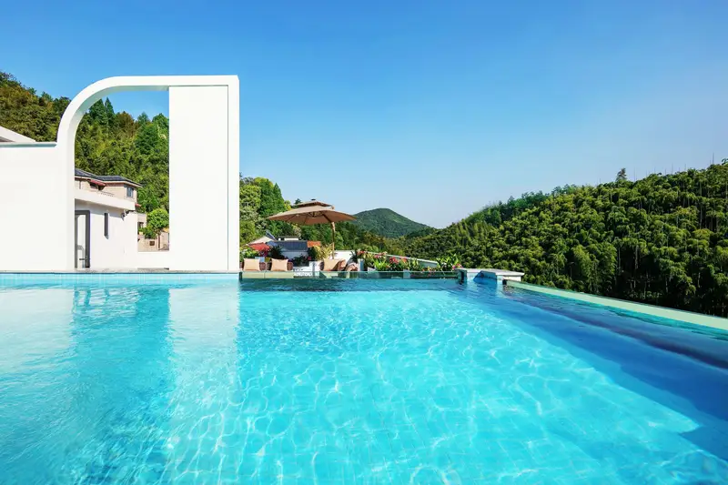 Moganshan Chujianshanye Hot Spring Light Luxury Beauty Hotel, listing photograph 1 of 3