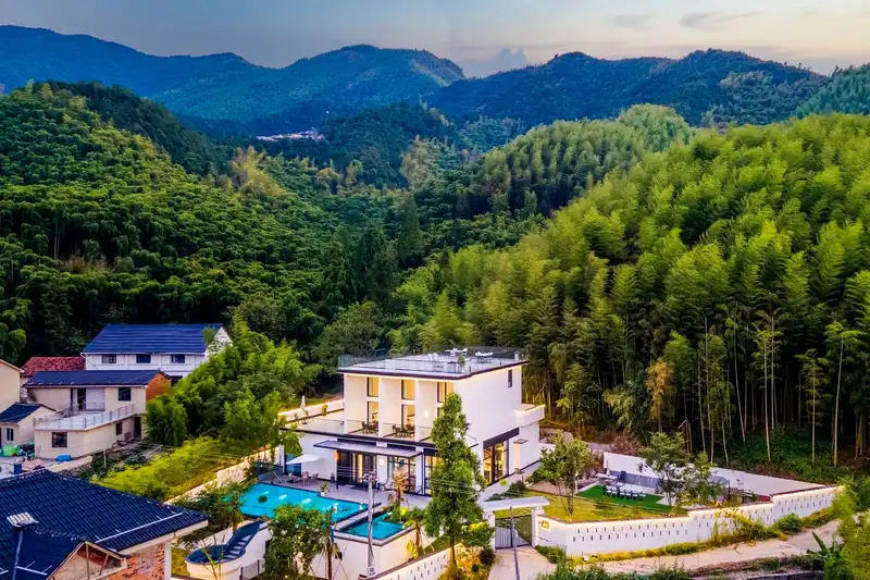 Lushan Lushui Yeshe Shanshui Light Travel Resort Hotel (Jiangnan Luwu Scenic Area), listing photograph 1 of 3