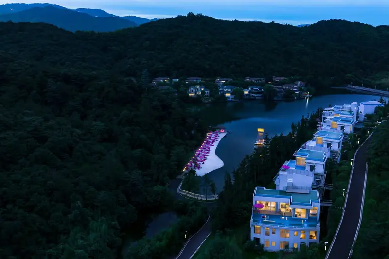 Moganshan Sky Swimming Pool Resort, listing photograph 1 of 3