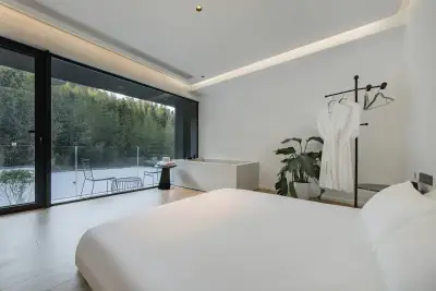 NA Moganshan Designer Hot Spring Homestay, listing photograph 2 of 3