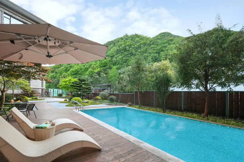 Moganshan – Shallow Shore Creekside Hot Spring Villa, listing photograph 1 of 3