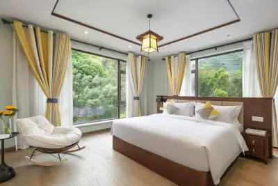 Moganshan – Shallow Shore Creekside Hot Spring Villa, listing photograph 3 of 3