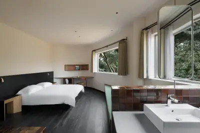 Tower Hotel, listing photograph 2 of 3