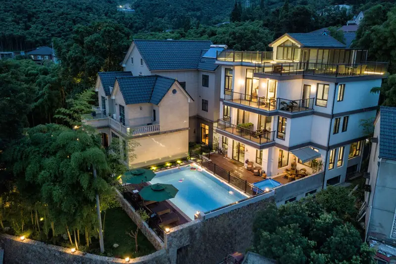 Muhan Hotel, listing photograph 1 of 3