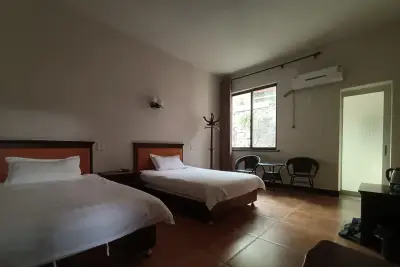 Linyue Shanju Hotel, listing photograph 2 of 3