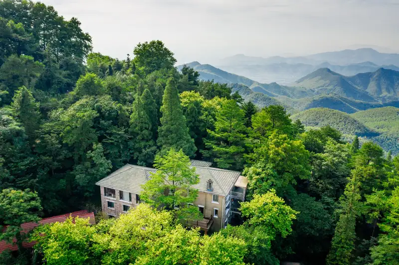160 Foreign-style house · At the top of Mogan mountain, listing photograph 1 of 3