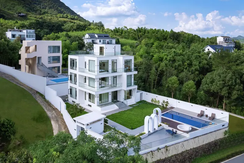 Youjing · Moganshan YOJO Designer Lakeside Garden Boutique Stay, listing photograph 1 of 3