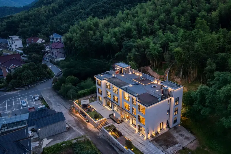 Mogan Qinshanju Family Stream Tracing Leisure Homestay, listing photograph 1 of 3