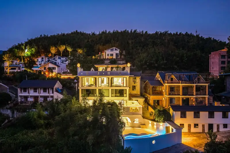 Mogan Mountain Xiaoyao Zhijing - Stream Trekking, Hot Spring & Design Boutique Guesthouse, listing photograph 1 of 3