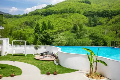 Moganshan Fanxi·Haven Mountain Grassland Designer Garden B&B (Houwu Transfer Center Branch), listing photograph 2 of 3