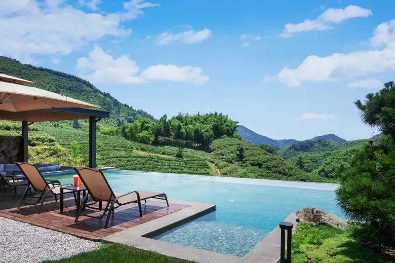 Moganshan Yunqi Chayin · Ins Infinity Pool Mountain Tea Field Wilderness Boutique Stay, listing photograph 1 of 3