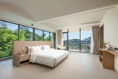 Moganshan Wangqiong · Ins Style Infinity Pool Boutique Stay (Yucun Square), listing photograph 2 of 3