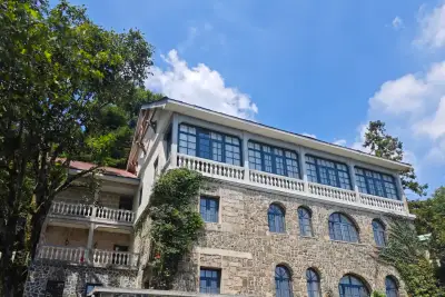 QUEEN'S HOTEL· PRESTIGIOUS VILLA COMPLEX, listing photograph 2 of 3