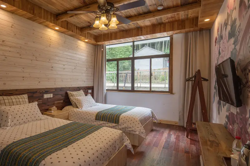 Residence for residents of Dewang mountain, Mogan mountain, listing photograph 1 of 3
