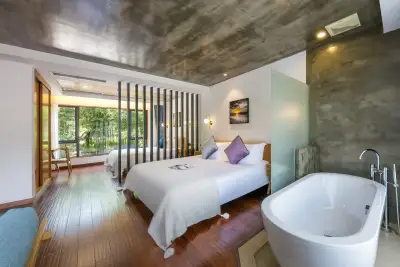 Molian Shanju Hotel, listing photograph 2 of 3