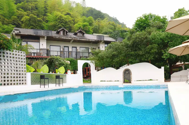 Moganshan Mountain Cat Inn, listing photograph 1 of 3