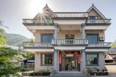 Bailong Villa, listing photograph 3 of 3