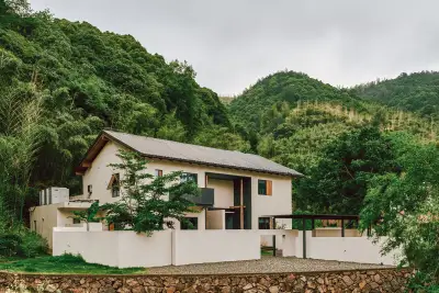 Translation: Tingjian · Moganshan | Forest Oxygen Private Hot Spring Resort Homestay, listing photograph 3 of 3