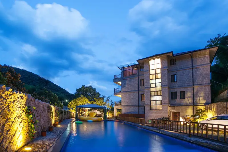 Qinyuan Shanju Private Garden Holiday Villa, listing photograph 1 of 3