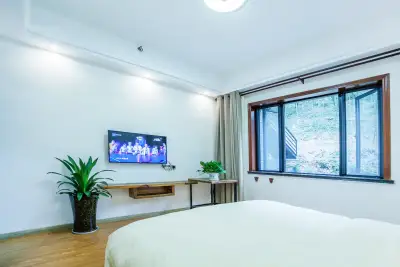 Qinyuan Shanju Private Garden Holiday Villa, listing photograph 2 of 3