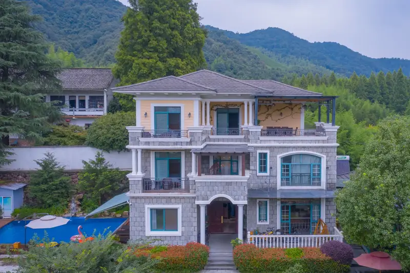 Zixia Villa, listing photograph 1 of 3