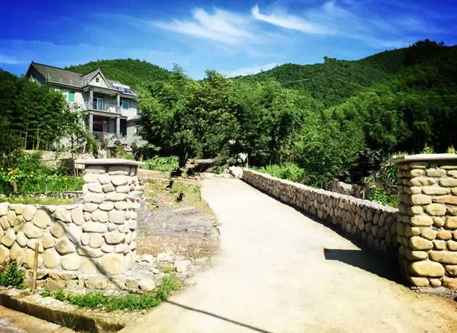 Shanyeju Inn, listing photograph 1 of 3