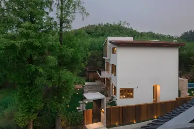 Mount Mogan Chic Hostel, listing photograph 2 of 3
