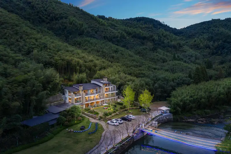 Qing Lian THE ONE·Mogan Mountain Homestay, listing photograph 1 of 3