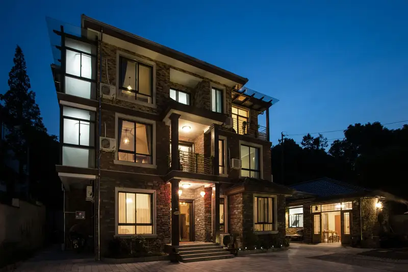 Kaoshan Renjia Hotel, listing photograph 1 of 3