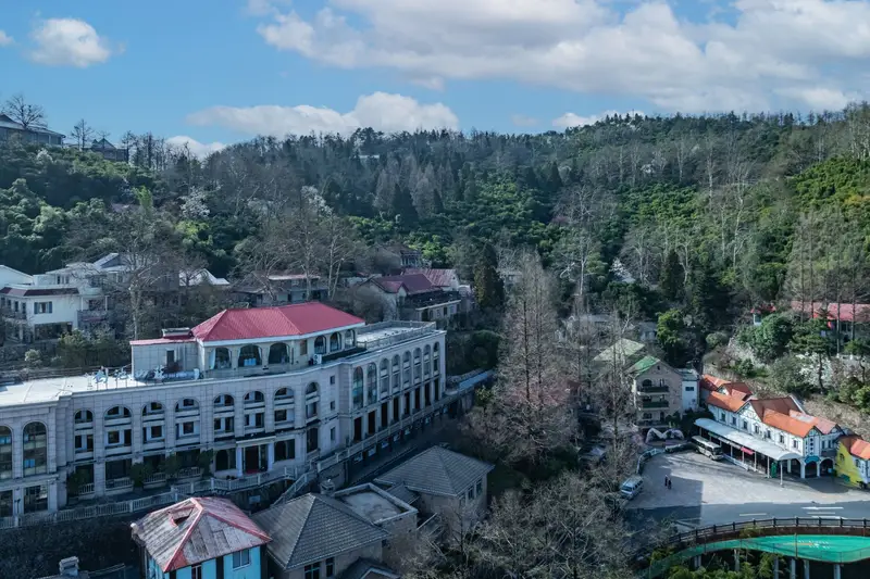 Moganshan Jianchi Villa (Jianchi Scenic Area Yinshan Street Transfer Center Branch), listing photograph 1 of 3