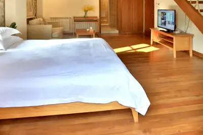 Baiyun Hotel, listing photograph 3 of 3
