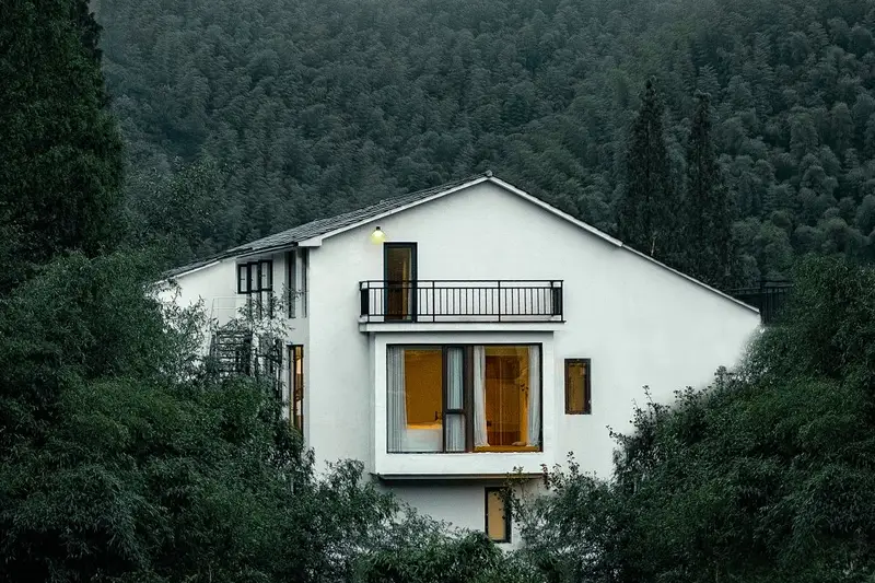 Apricot SENSE. Aesthetic Design of Mogan Mountain Residence, listing photograph 1 of 3