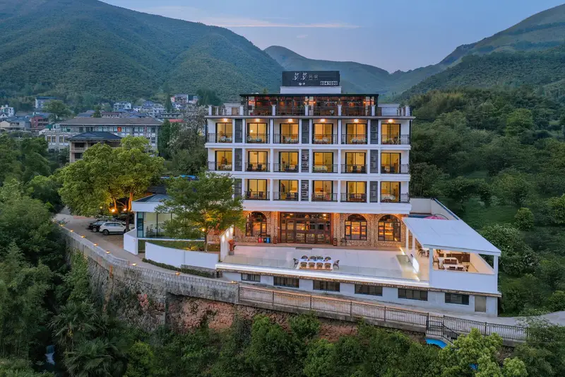 Momo Hostel, listing photograph 1 of 3