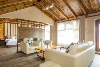 Floral Hotel · Li Wan Mountain Home Hotel, listing photograph 3 of 3