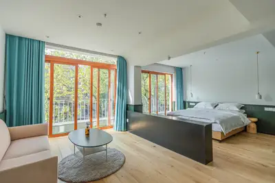 Moganshan Qingyu Yunsu Homestay (Yucun Square), listing photograph 2 of 3