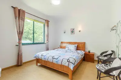 Hillside Cottage Hostel, listing photograph 2 of 3