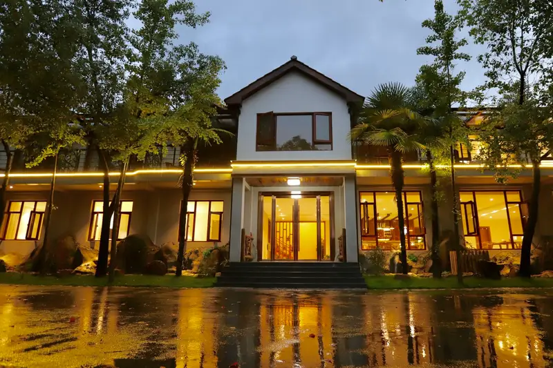 Yuanweiju Inn Mogan Mountain, listing photograph 1 of 3