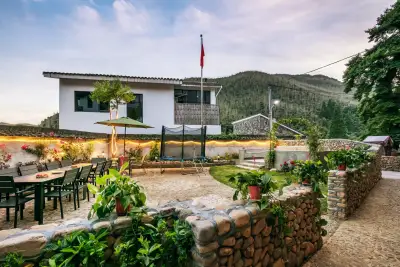 Fengshu Holiday Guesthouse, listing photograph 2 of 3