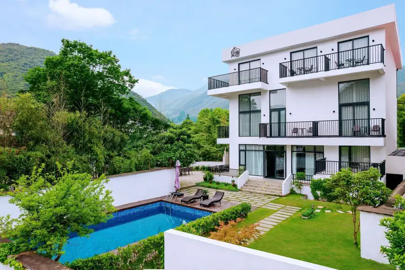Moyi Moganshan MoYi Light Luxury Beauty Hotel, listing photograph 1 of 3