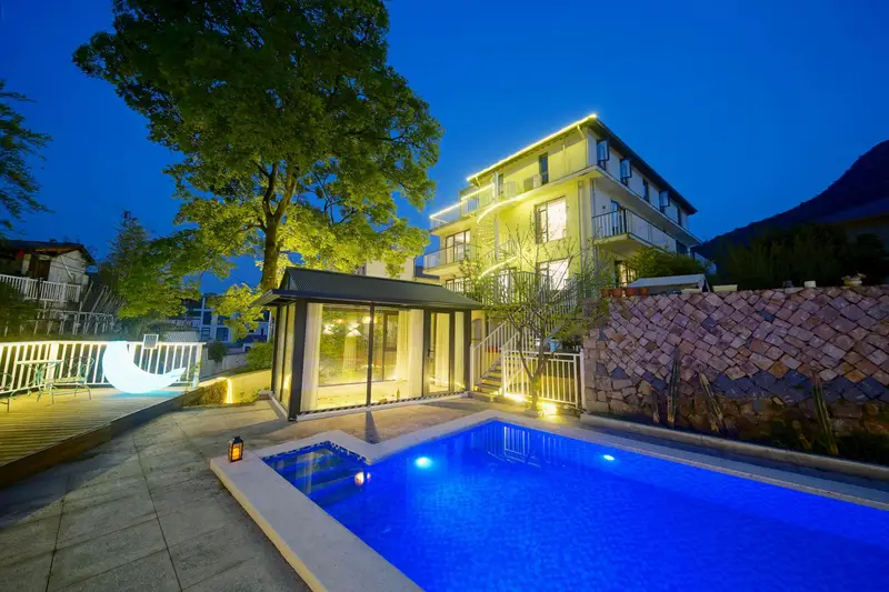 Gengfu Villa·Modern Hot Spring Boutique Stay (Yucun Plaza), listing photograph 1 of 3