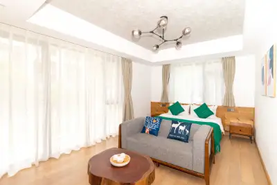 Gengfu Villa·Modern Hot Spring Boutique Stay (Yucun Plaza), listing photograph 2 of 3