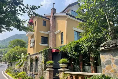 Lafael Garden Hotel, listing photograph 3 of 3