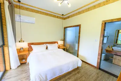 Moyu Shanju Resort Villa, listing photograph 2 of 3