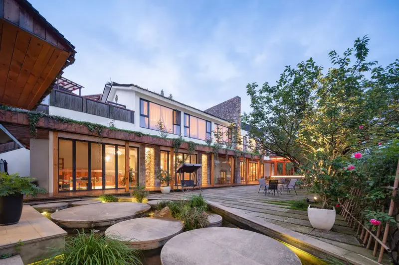 Mogan Mountain Yinhua Wu Hot Spring Resort Guesthouse, listing photograph 1 of 3