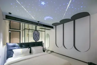 Keketuohai · Moganshan Star Designer Wenquan Boutique Stay, listing photograph 2 of 3