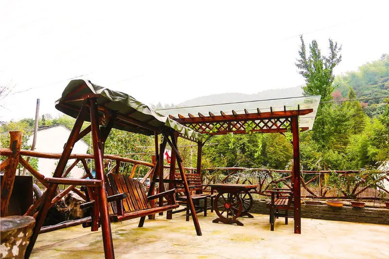 Moganshan Family Inn, listing photograph 1 of 3