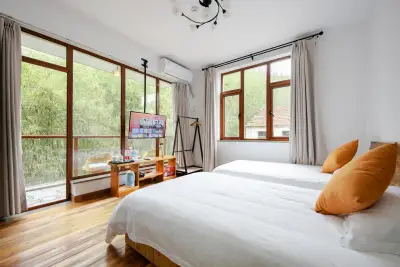 Xiwan Shanju Hotel, listing photograph 2 of 3