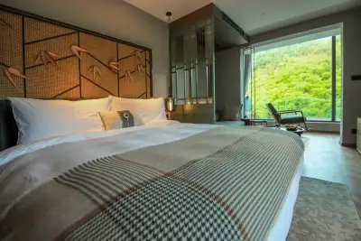 Yee Choi Hotels & Resorts, listing photograph 2 of 3