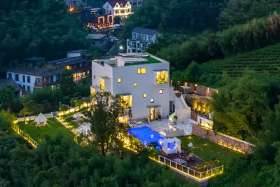 Mogan Xingye Star · Space-Themed Infinity Pool Garden Designer Boutique Stay, listing photograph 3 of 3